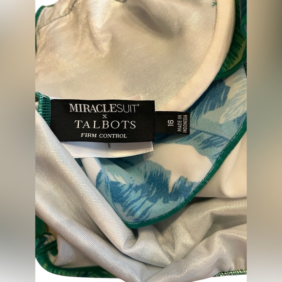 NWT Miraclesuit Sanibel Size 16 One Piece Tropical Colorful Swimsuit Underwire - Picture 7 of 7